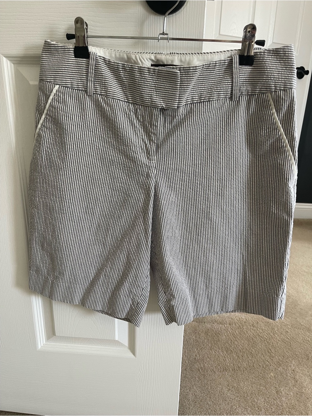 The Limited Striped Seersucker Women’s Shorts - Gray/White